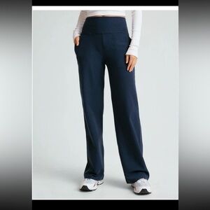 Beyond Yoga Spacedye Laid Back Wide Leg Pant
Size Medium